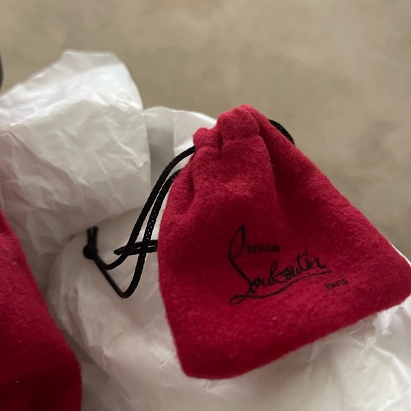 Apostrophe pump Christian Louboutin size 38-Fits 7 1/2 to 8. With bag, box &tips - Picture 9 of 11